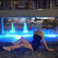 663545113: Chica busca chico en Barcelona