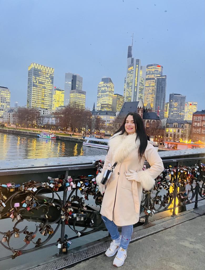 612270057: Travesti en Cantabria