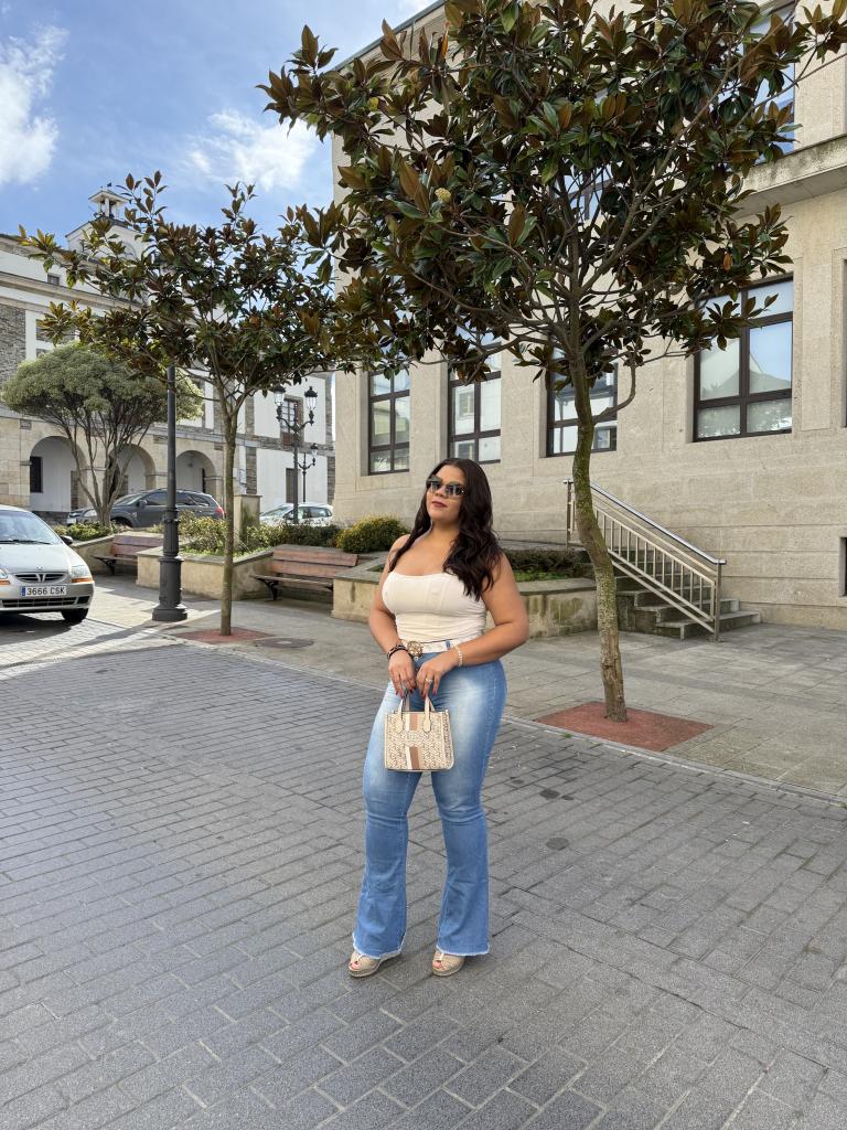 662464774: Chica busca chico en La Coruña