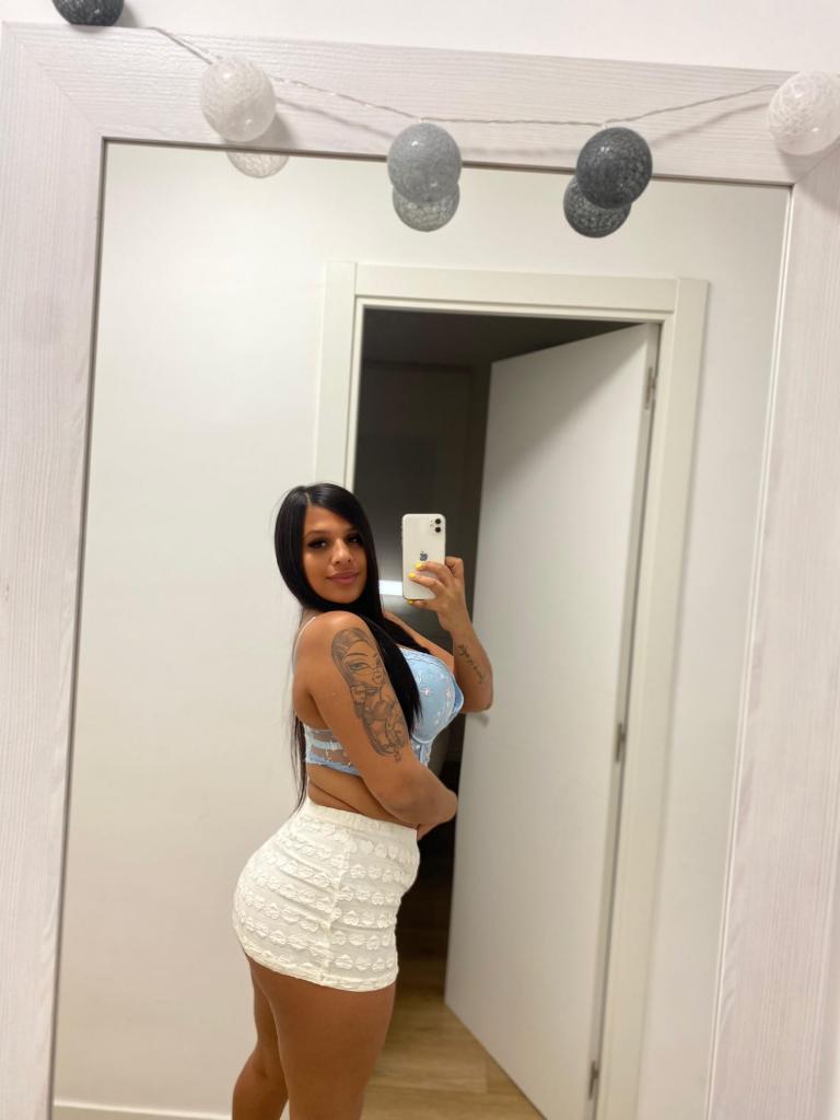 Chica busca chico en Almería: 