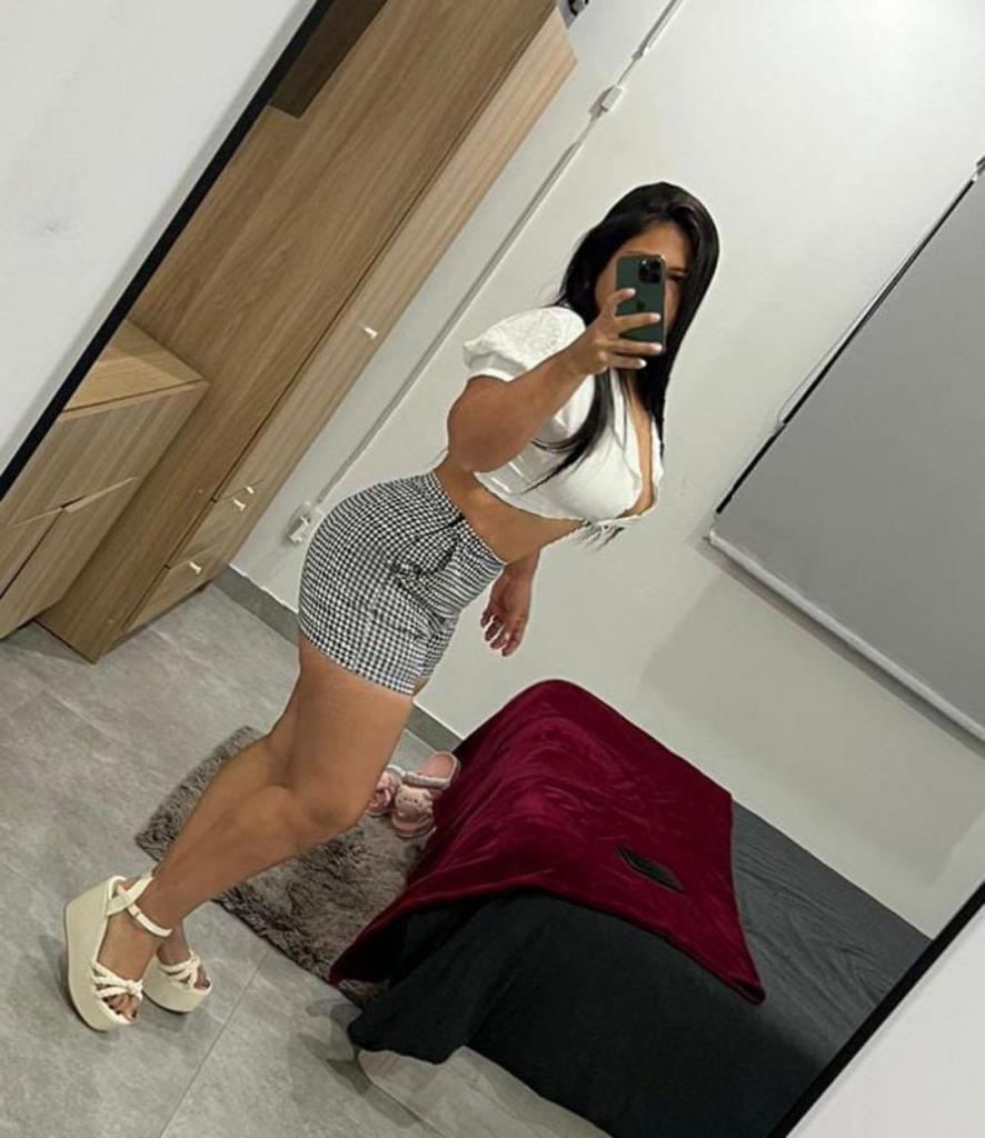 Chica busca chico en Huelva: 