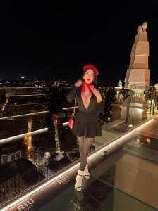 647270375: Chica busca chico en La Coruña