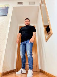 617481564: Chico busca chica en Zaragoza