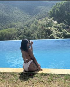 655818434: Chica busca chico en Barcelona