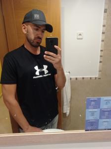 Chico busca chica en Sevilla: 