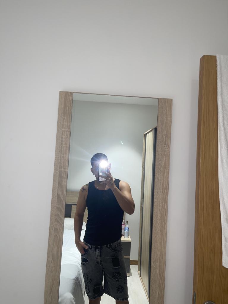 613637662: Chico busca chica en Valencia