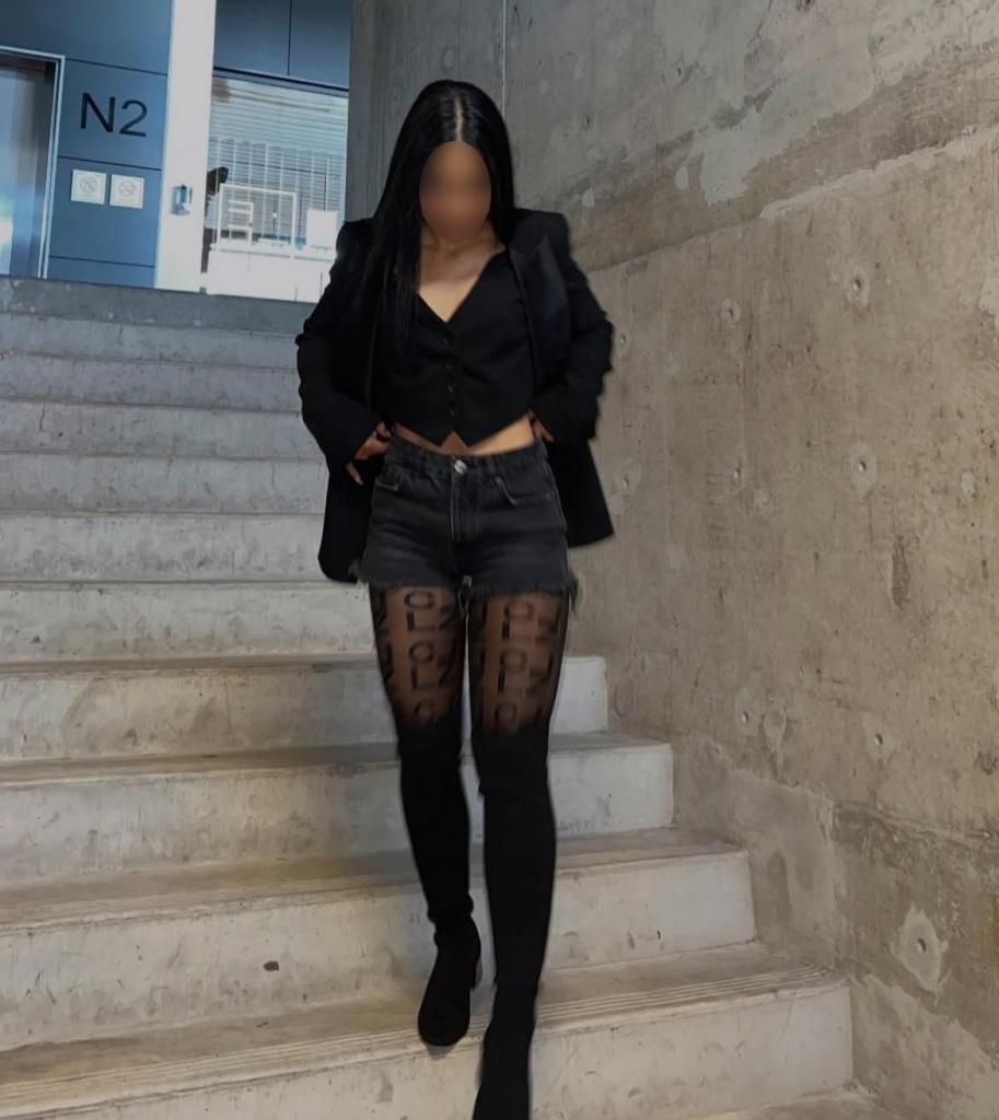 Chica busca chico en Alicante: Chica busca chico