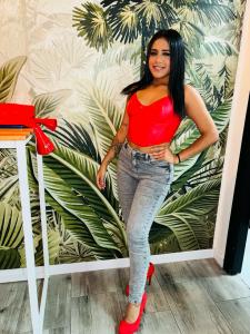 674837514: Chica busca chico en Sevilla