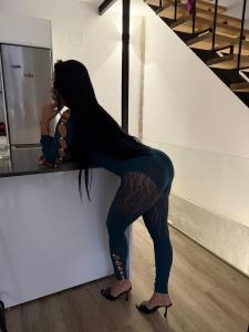 610402298: Chica busca chico en Madrid