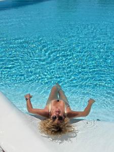 698195418: Chica busca chico en La Coruña