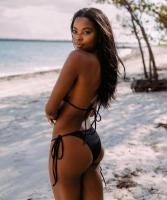 613835182: Chica busca chico en Barcelona