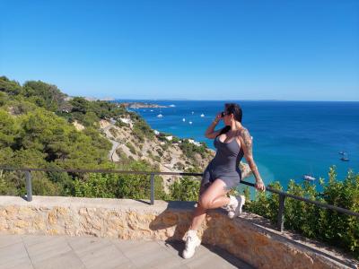 622244635: Chica busca chico en Ibiza