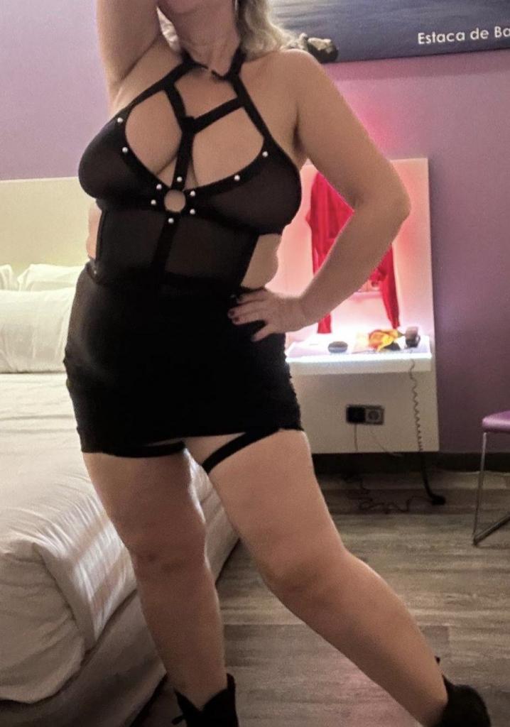 635893911: Chica busca chico en Pontevedra