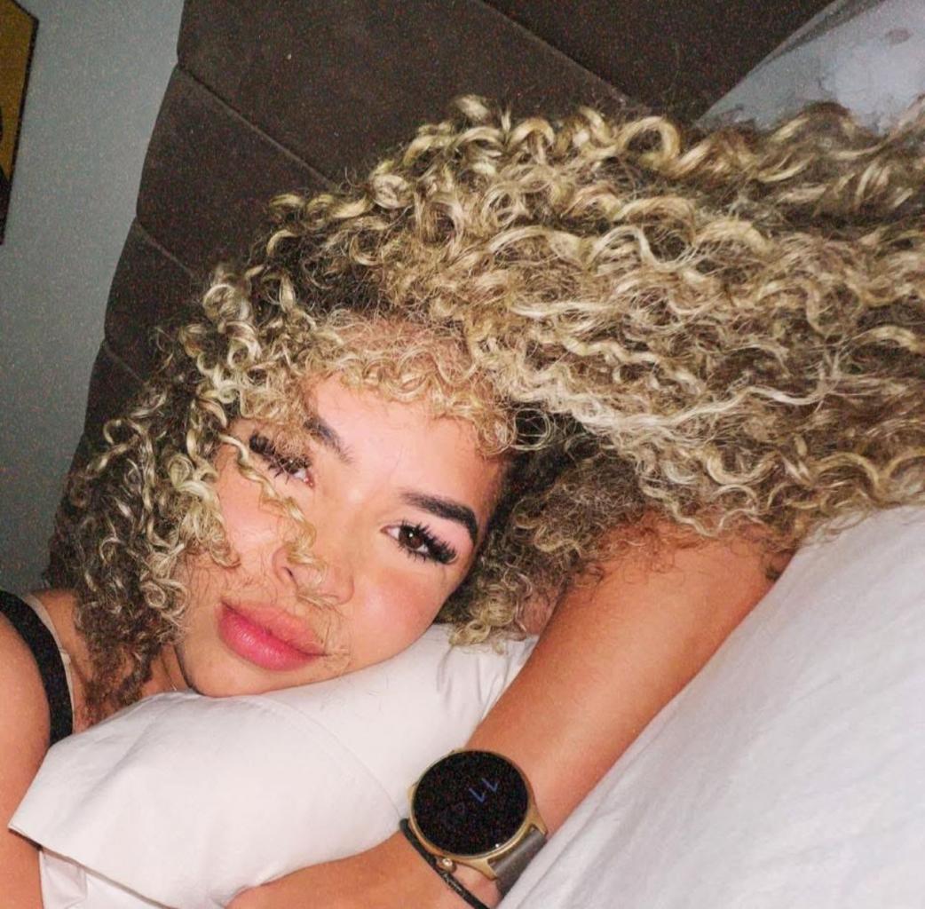 Chica busca chico en Almería: 