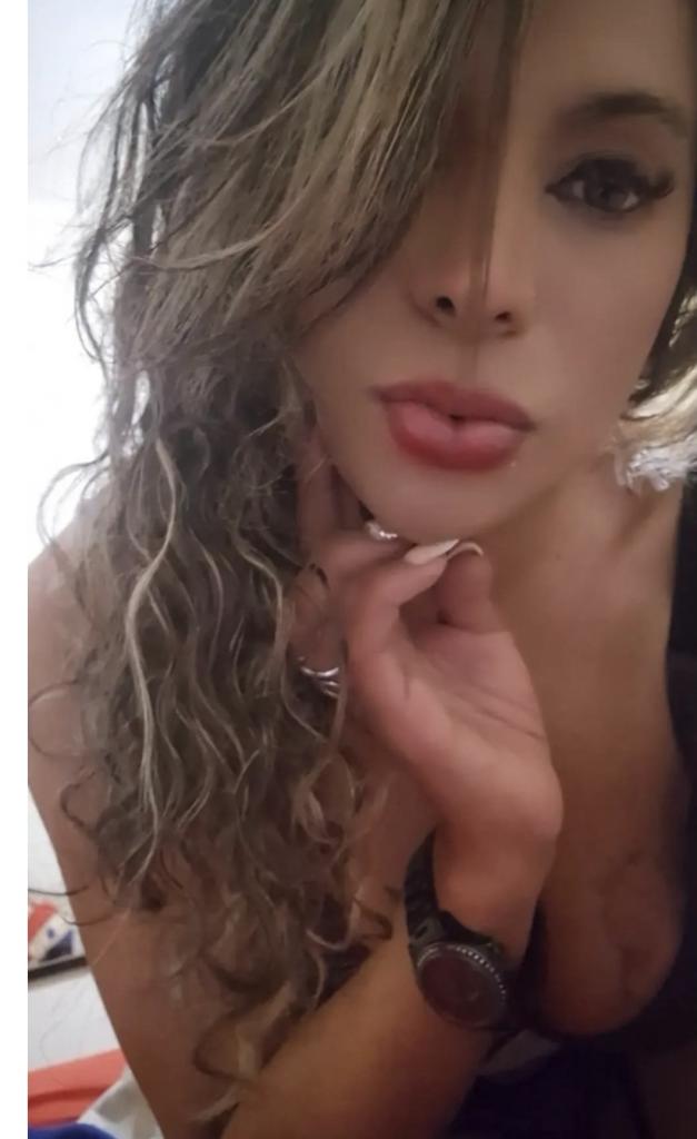 617448064: Travesti en Cáceres