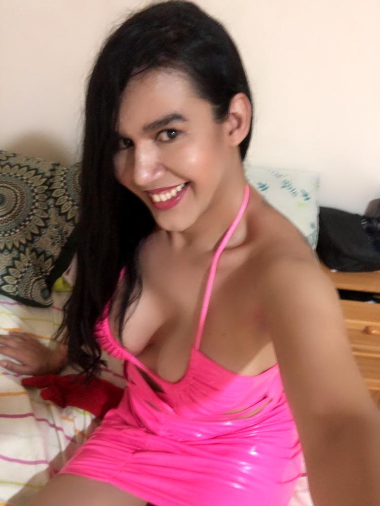 643065159: Travesti en León