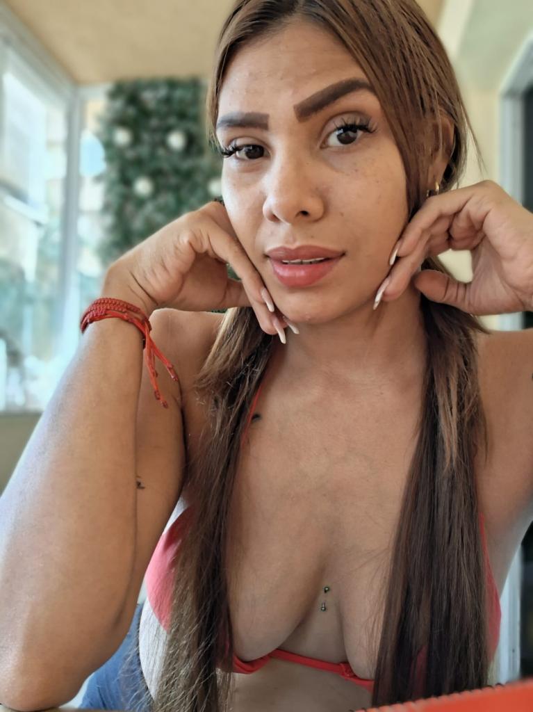 631126761: Chica busca chico en La Coruña