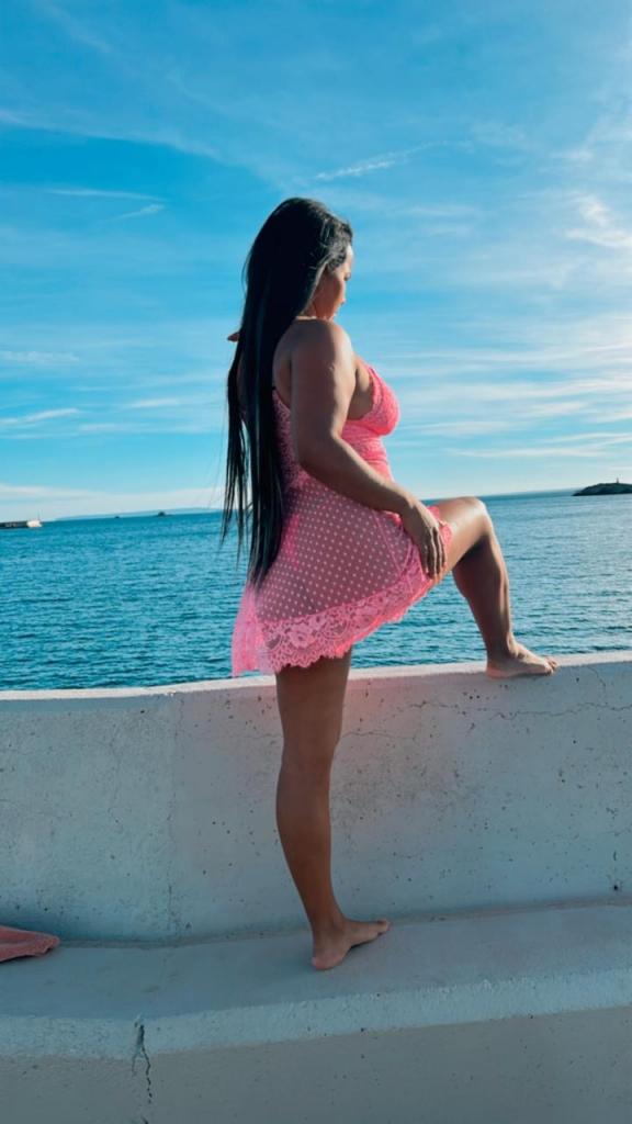 Chica busca chico en Ibiza: 