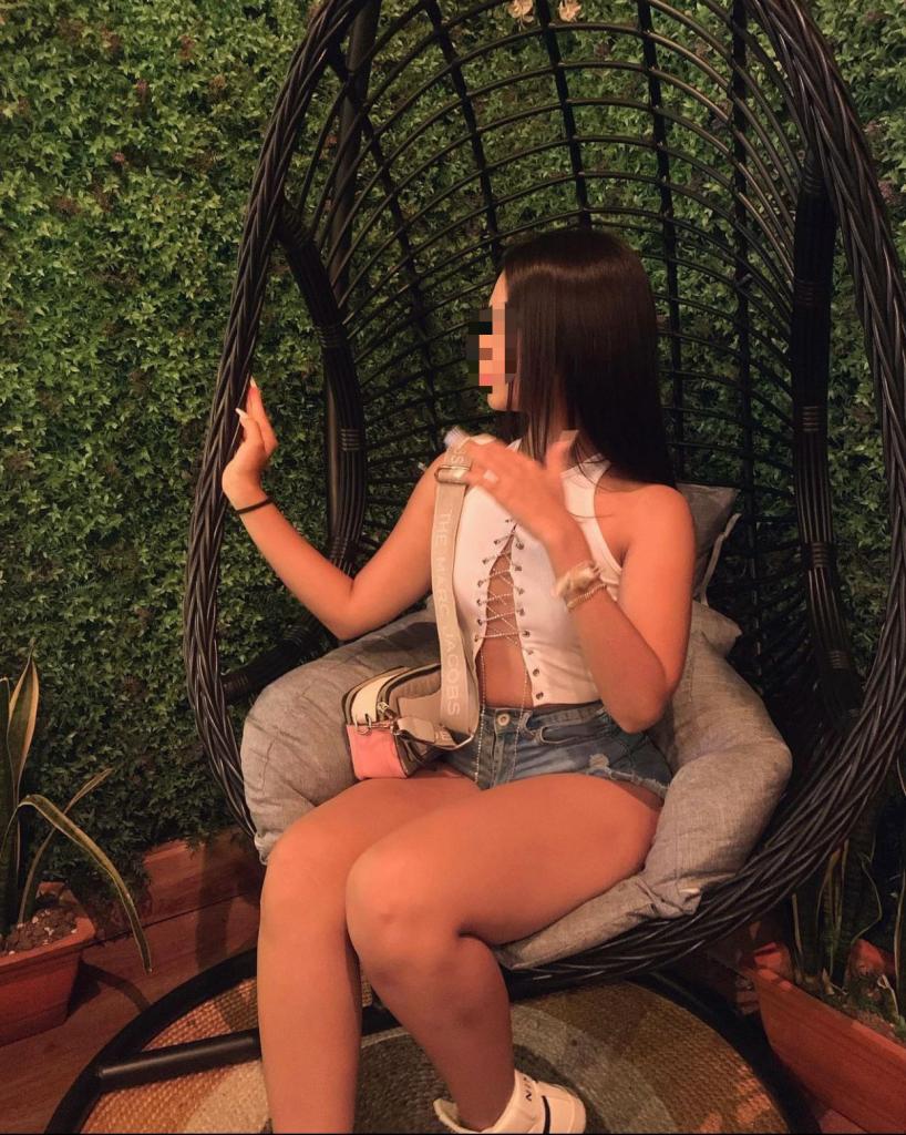 Chica busca chico en Cádiz: 