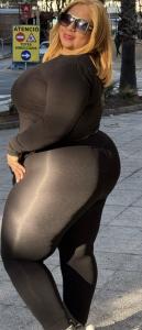 614609369: Chica busca chico en Tarragona