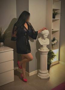 610604327: Chica busca chico en Sevilla