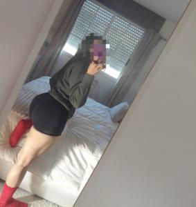 641403951: Chica busca chico en La Coruña