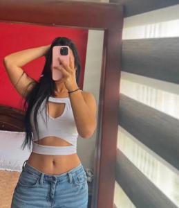 658094757: Chica busca chico en Granada