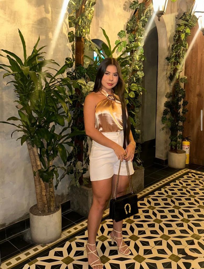 Chica busca chico en Tenerife: 