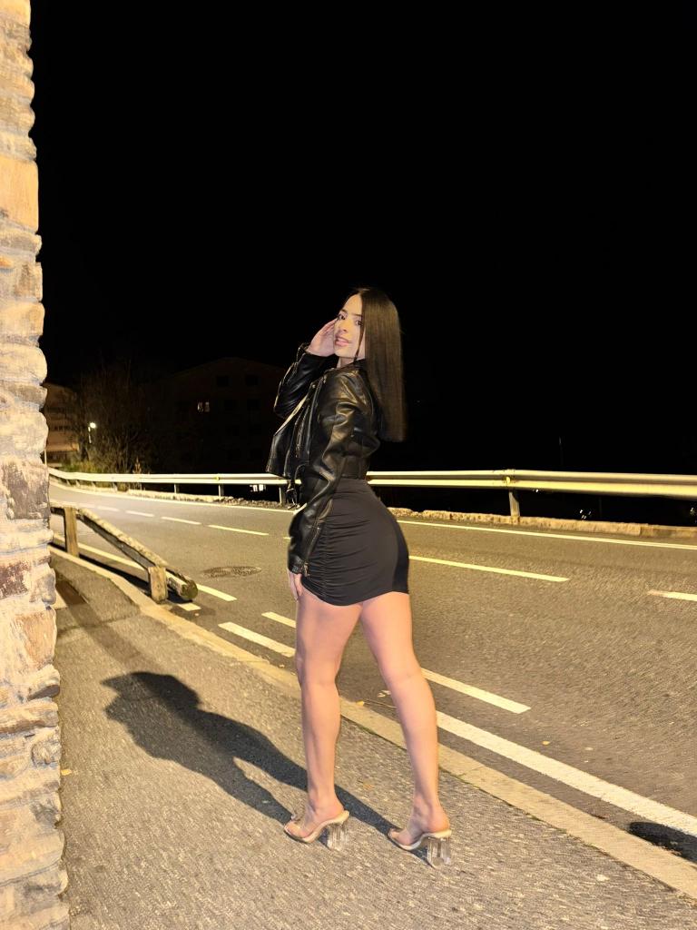 631196819: Chica busca chico en Lérida