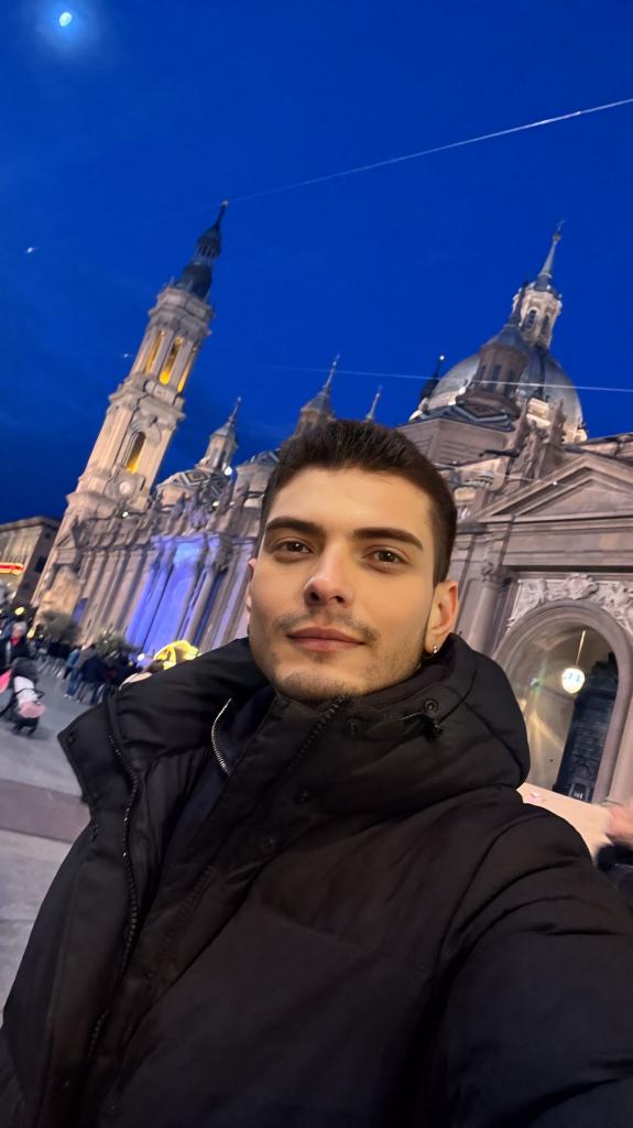 624048920: Chico busca chica en Zaragoza