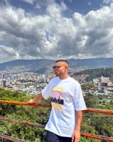 672248547: Chico busca chica en Barcelona