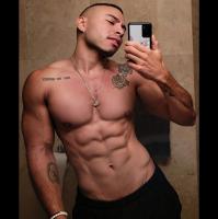 672248547: Chico busca chica en Barcelona