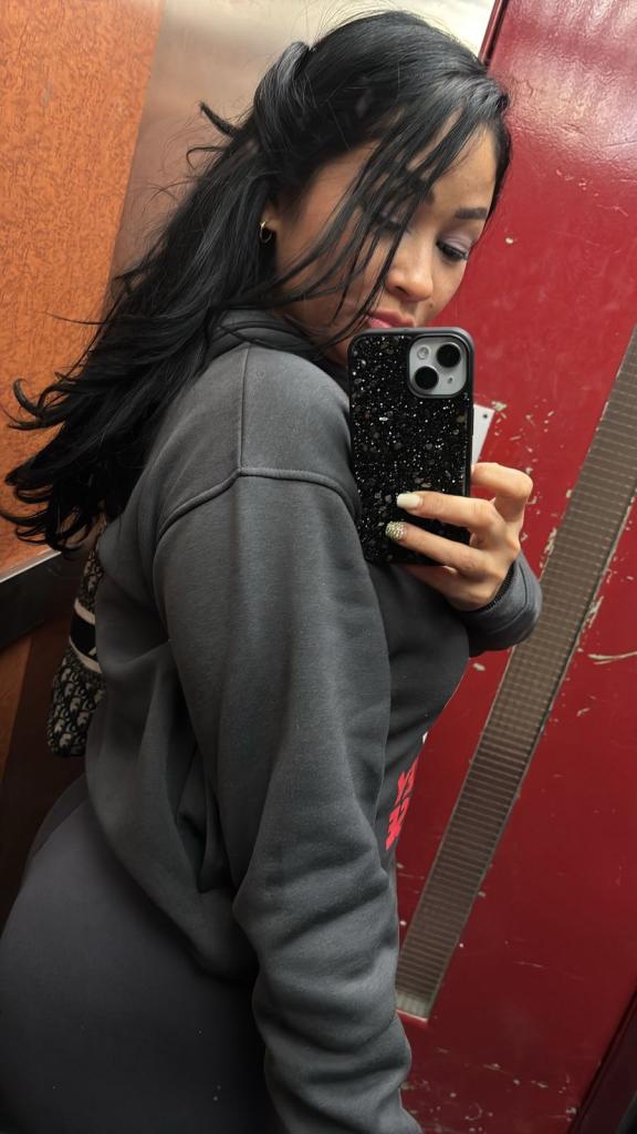 Chica busca chico en Valencia: Chica busca chico