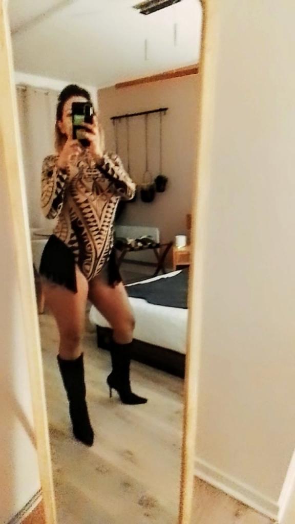 611221060: Chica busca chico en La Coruña