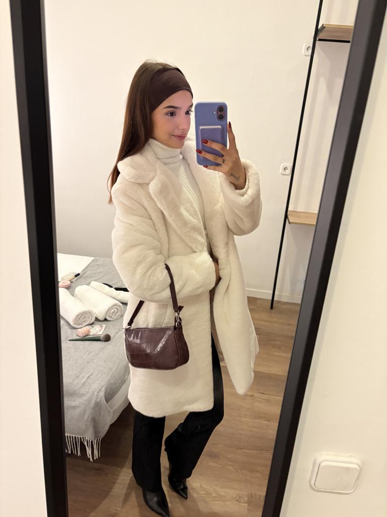 695104966: Chica busca chico en Granada