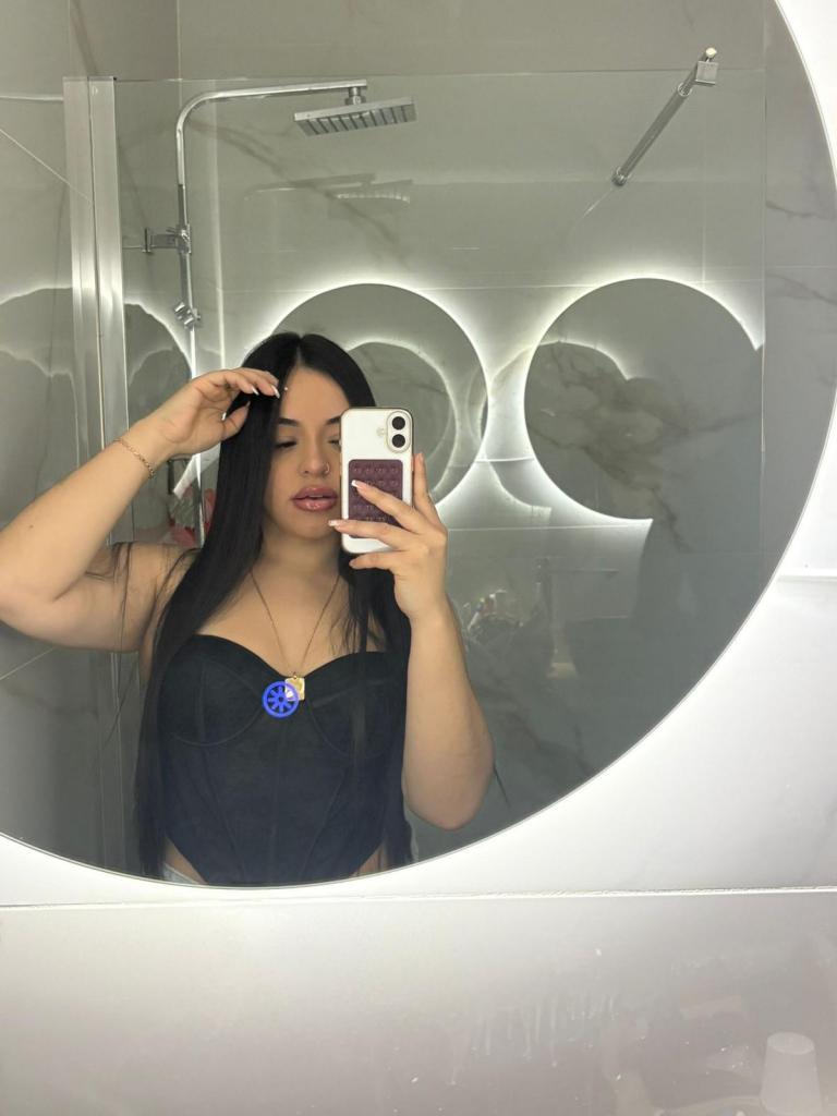 Chica busca chico en Almería: 