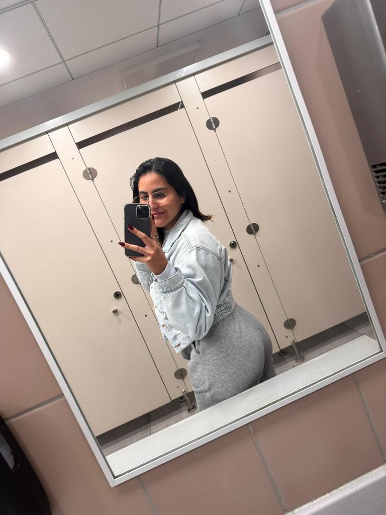 689686597: Chica busca chico en Málaga