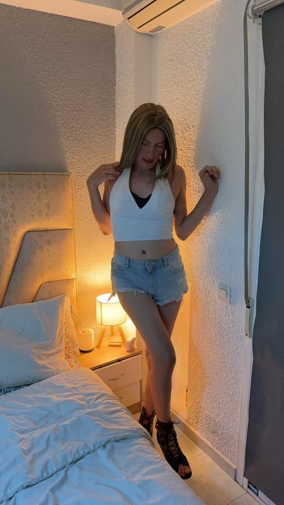 610829504: Transexual en León