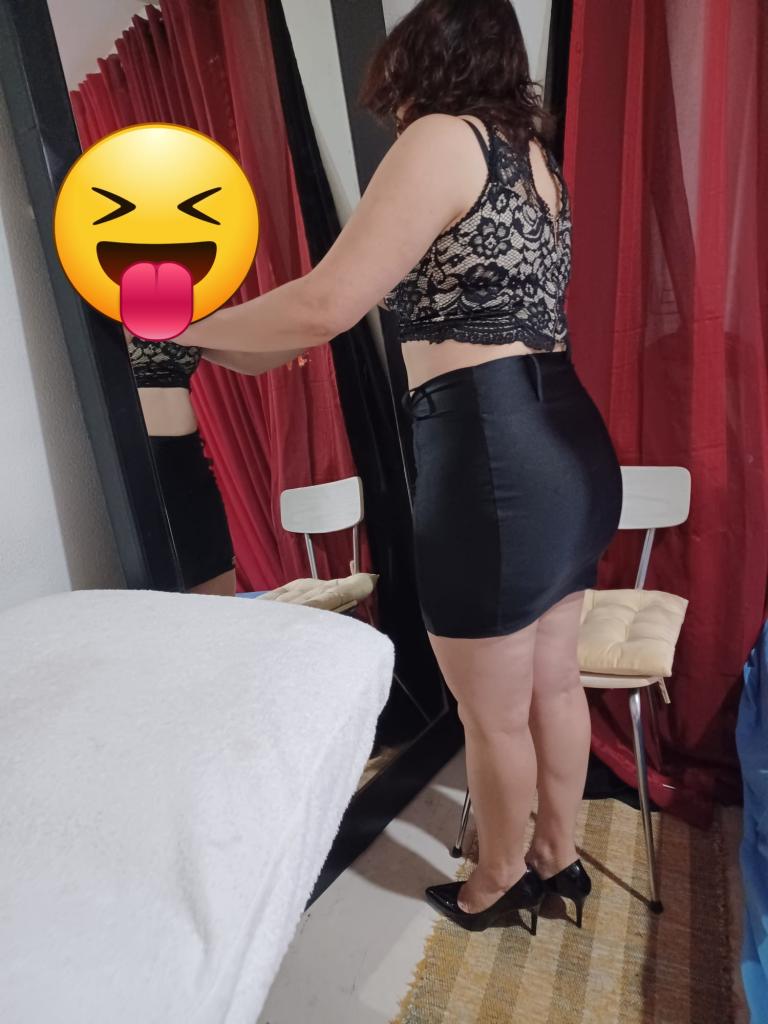 631875842: Chica busca chico en Madrid