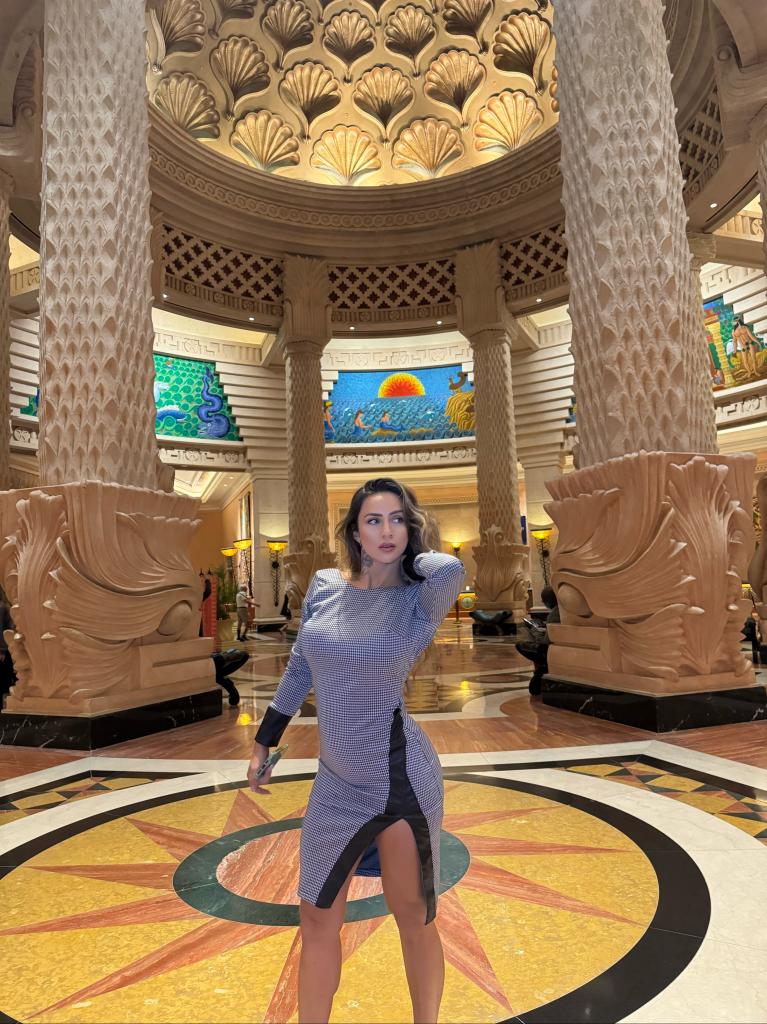 661110571: Chica busca chico en Barcelona