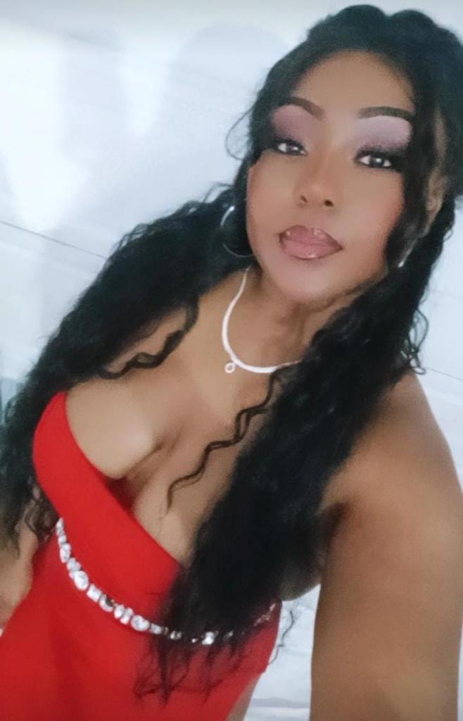 658139399: Chica busca chico en Málaga