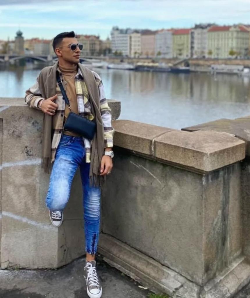 Chico busca chica en Cádiz: 