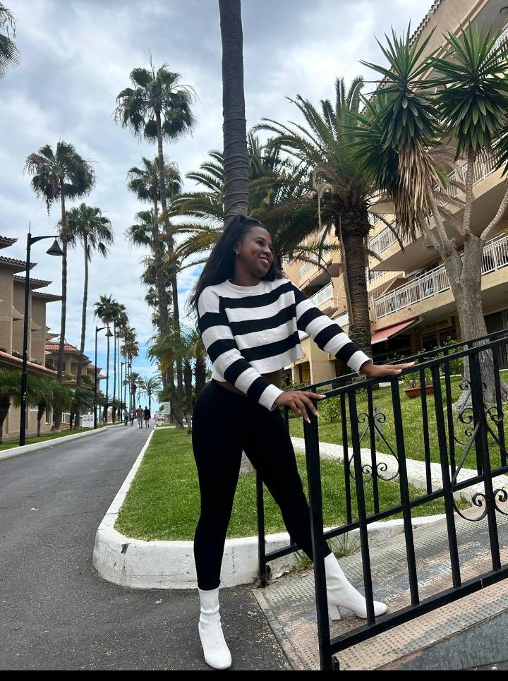 Chica busca chico en Tenerife: 