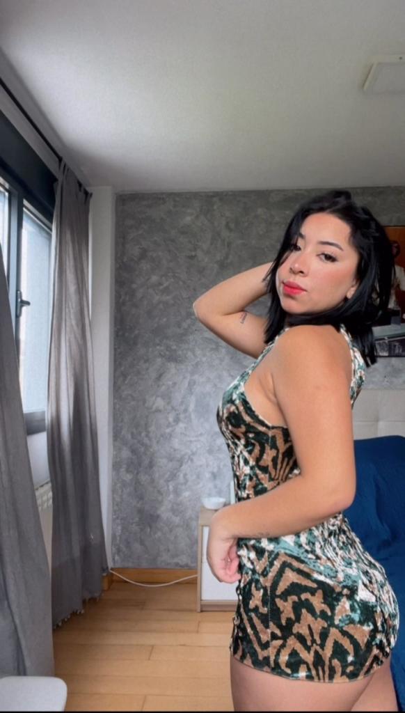 Chica busca chico en Cádiz: 