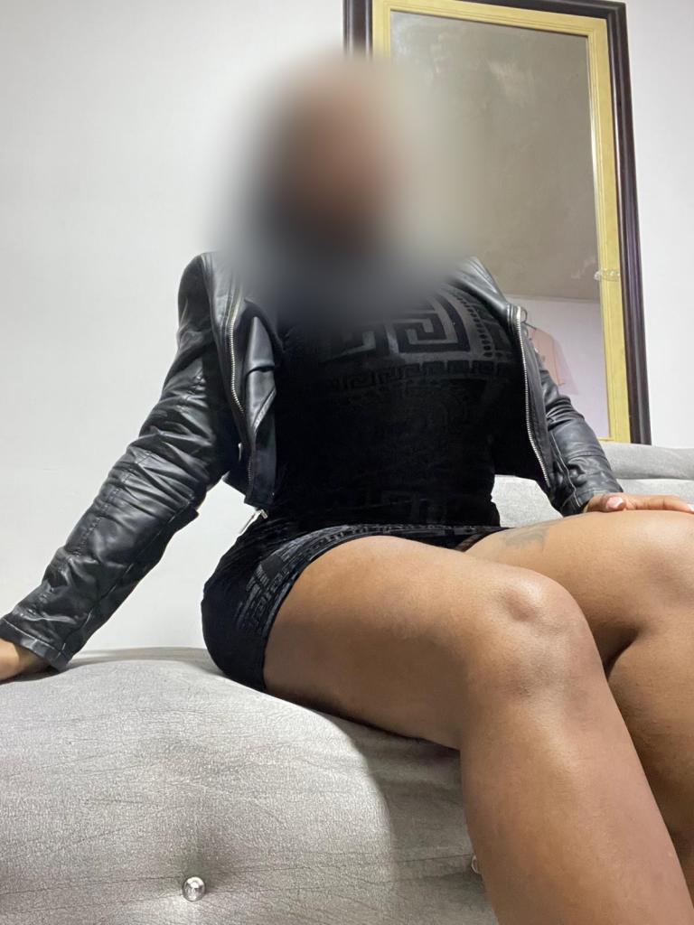 Chica busca chico en Tenerife: 