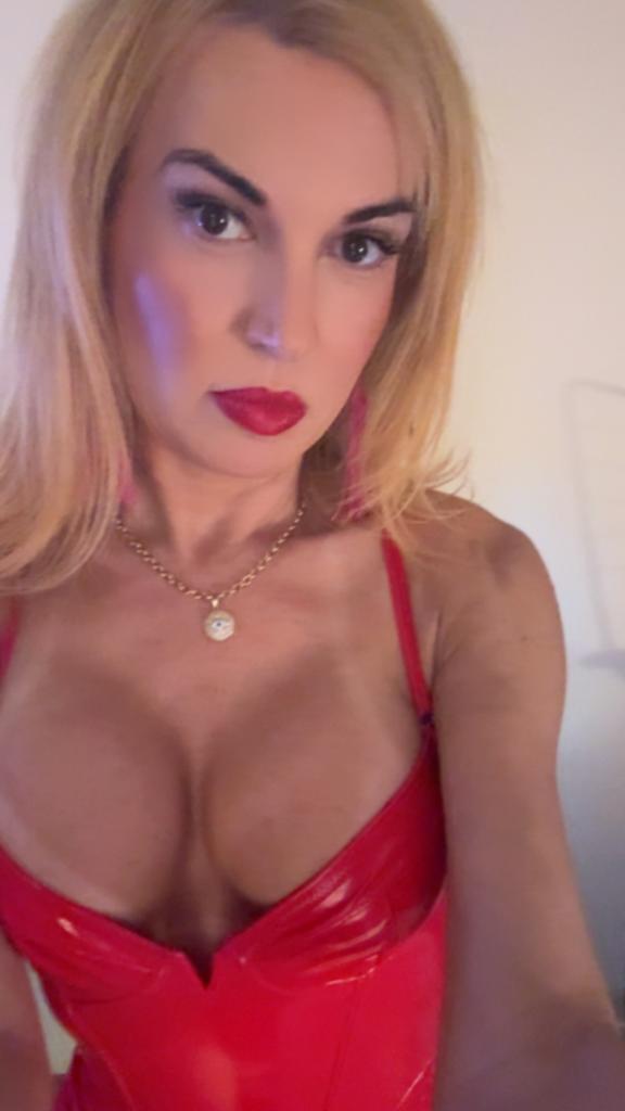 672898704: Travesti en Álava