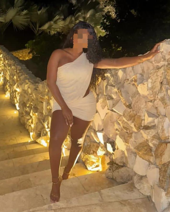 Chica busca chico en Huelva: 