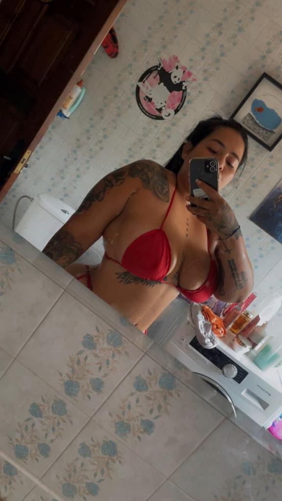 Chica busca chico en Almería: 