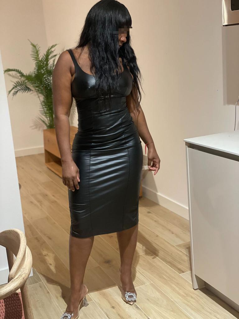 611295297: Chica busca chico en Sevilla