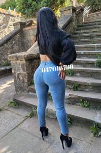 647016736: Chica busca chico en Navarra